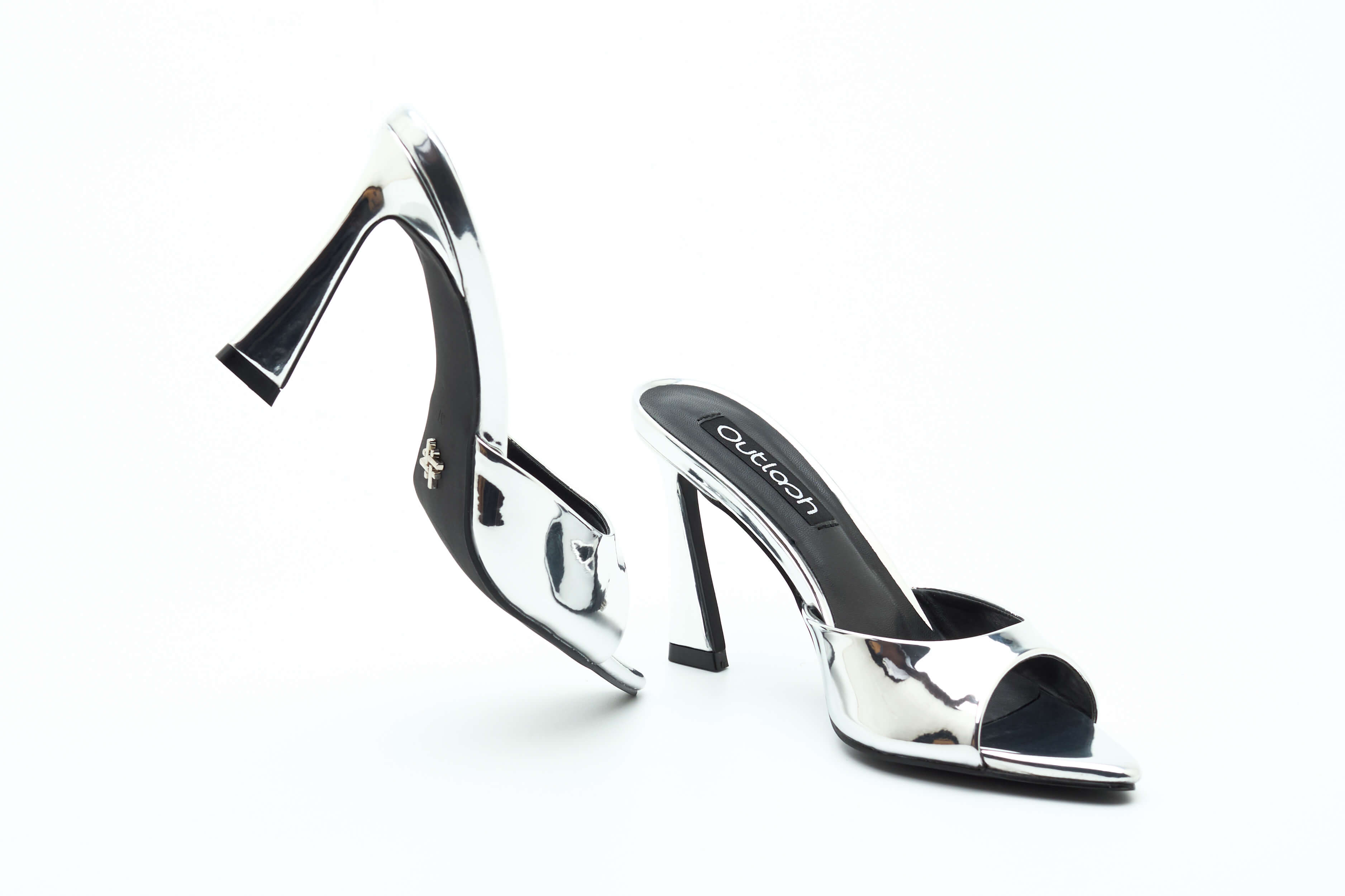 PEARL HEELS IN SILVER