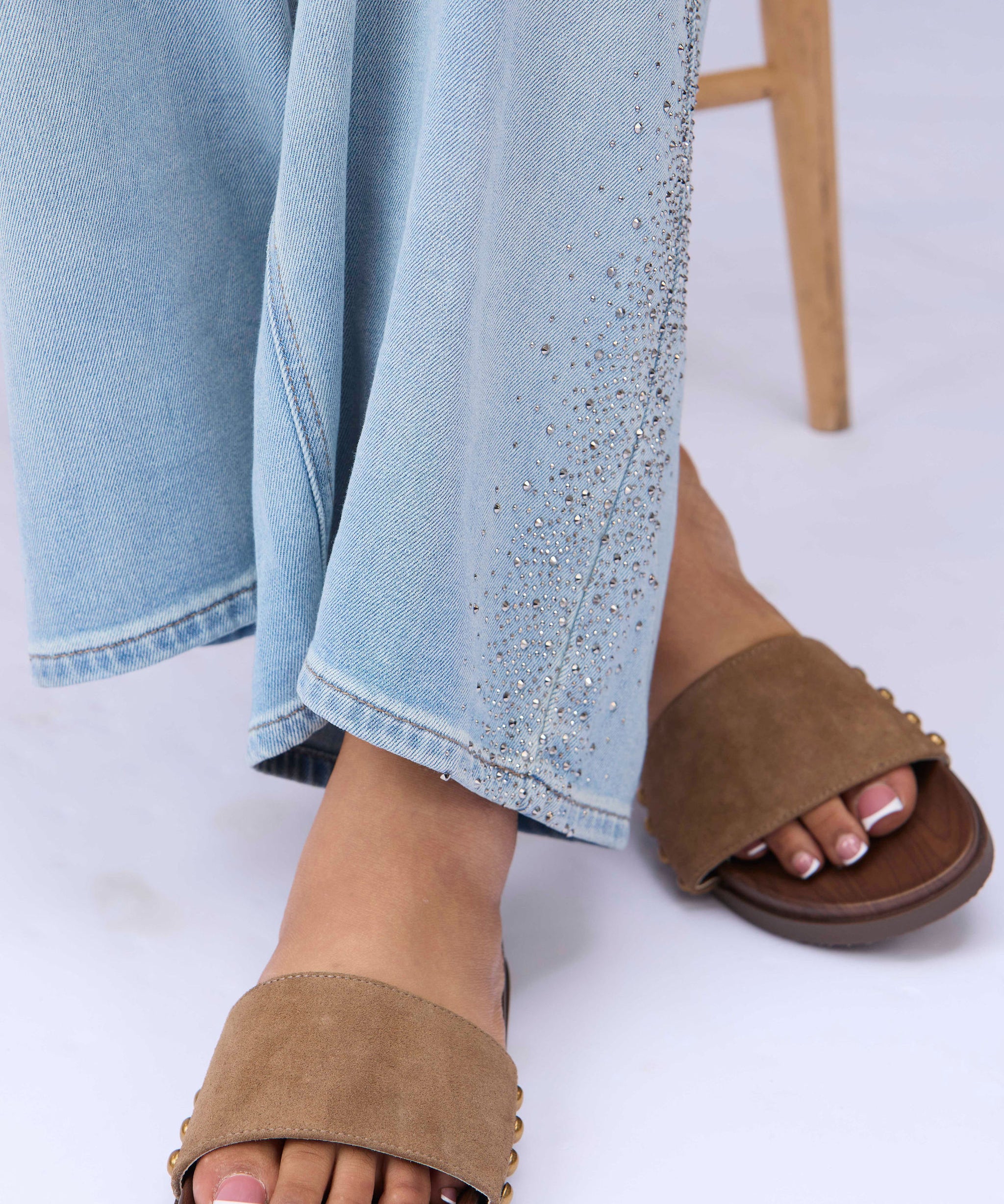 DECA SLIDES IN BROWN