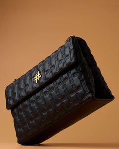 ZOYA FLAP BAG IN BLACK (XL)