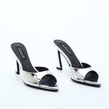 PEARL HEELS IN SILVER